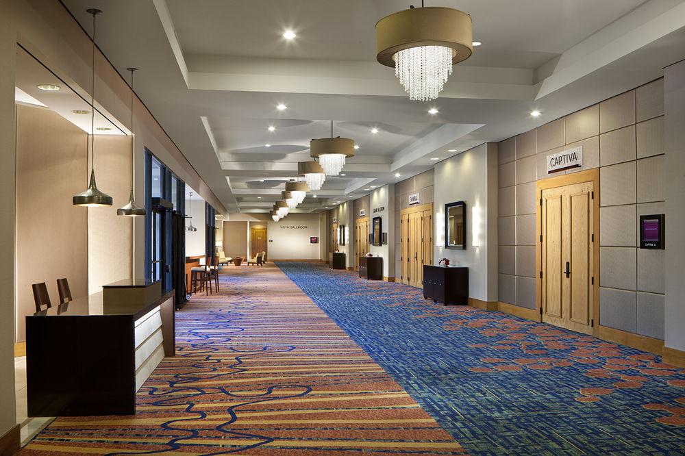 Marriott Airport Lakeside Hotel 4*