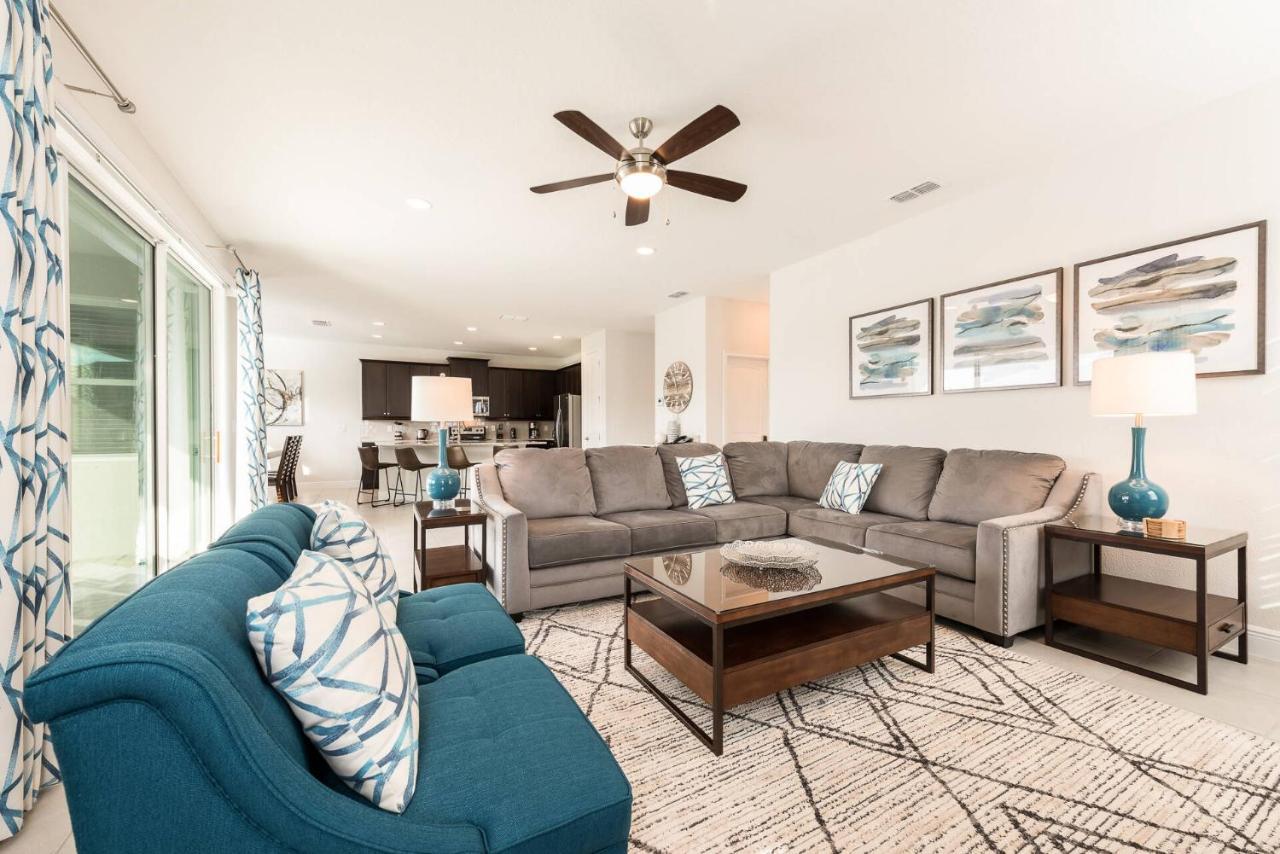 Holiday home Encore 5 Bedroom Vacation With Pool