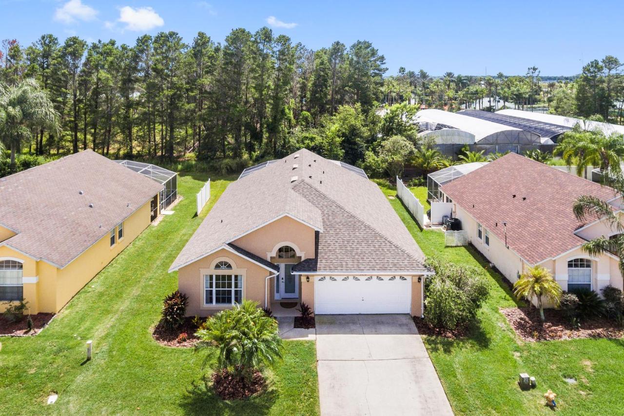 South Facing Pool Deck - Private Outlook - Game - Family Friendly - Nr Holiday home