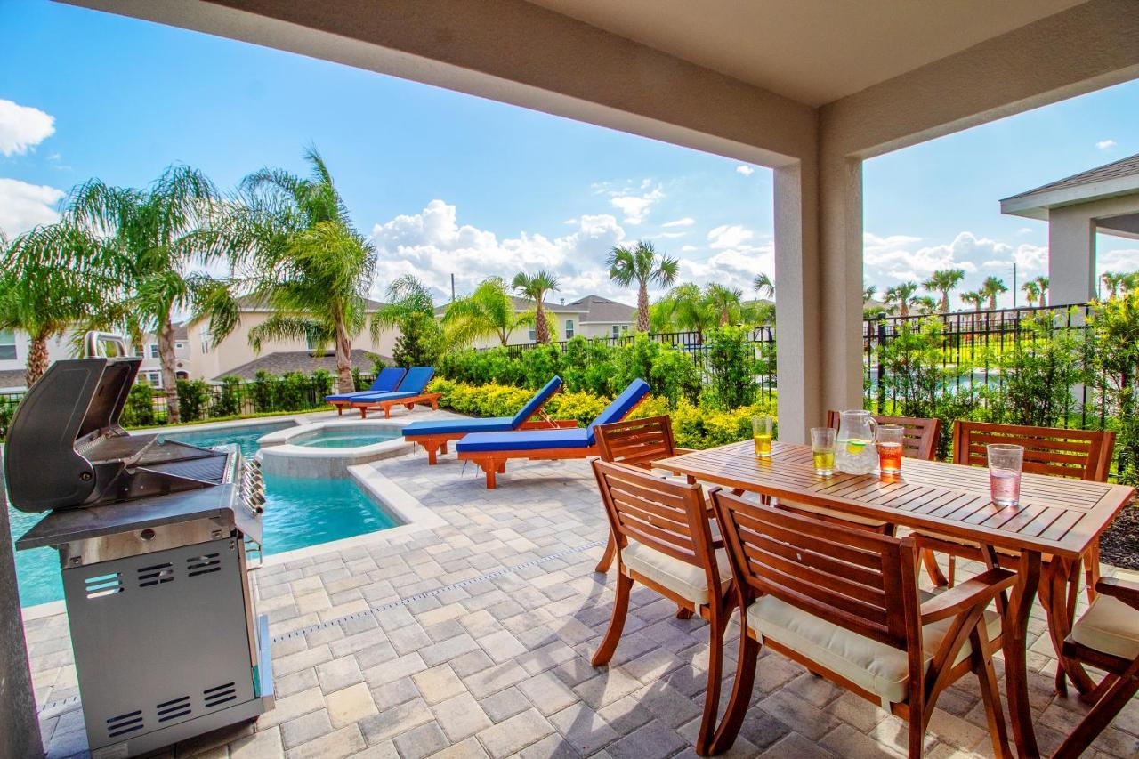 Encore 6 Bedroom Vacation With Pool Holiday home