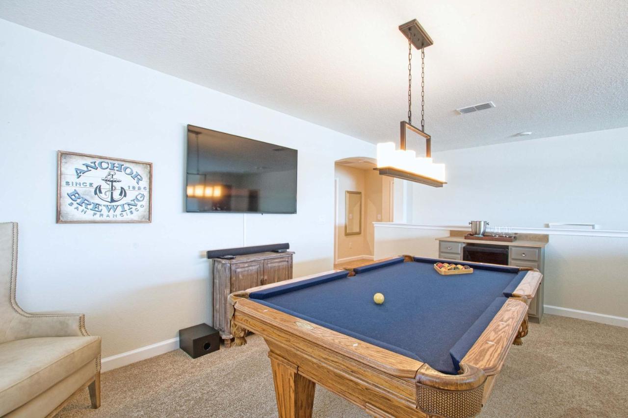 Storey Lake-5 Bedrooms W/pool-1650st