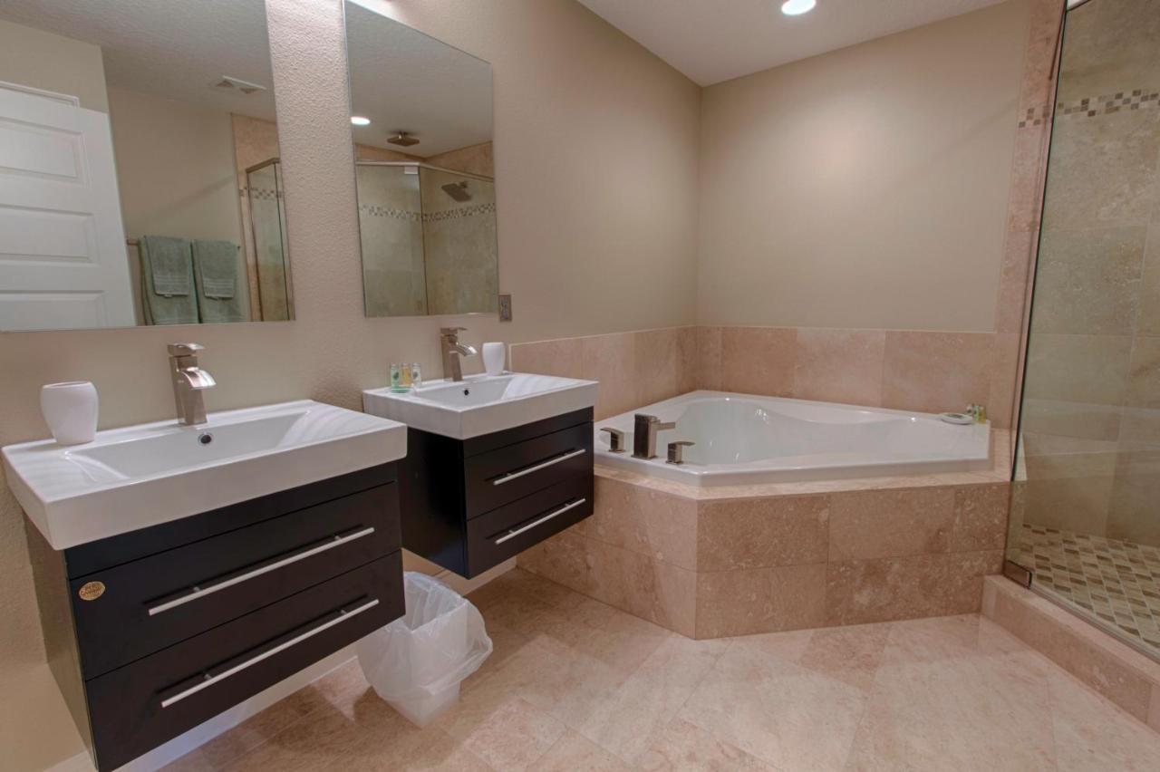 Mickey's Atlantis: Luxury Disney-area Mansion With Pool, Hot Tub & Entertainment Holiday home Orlando