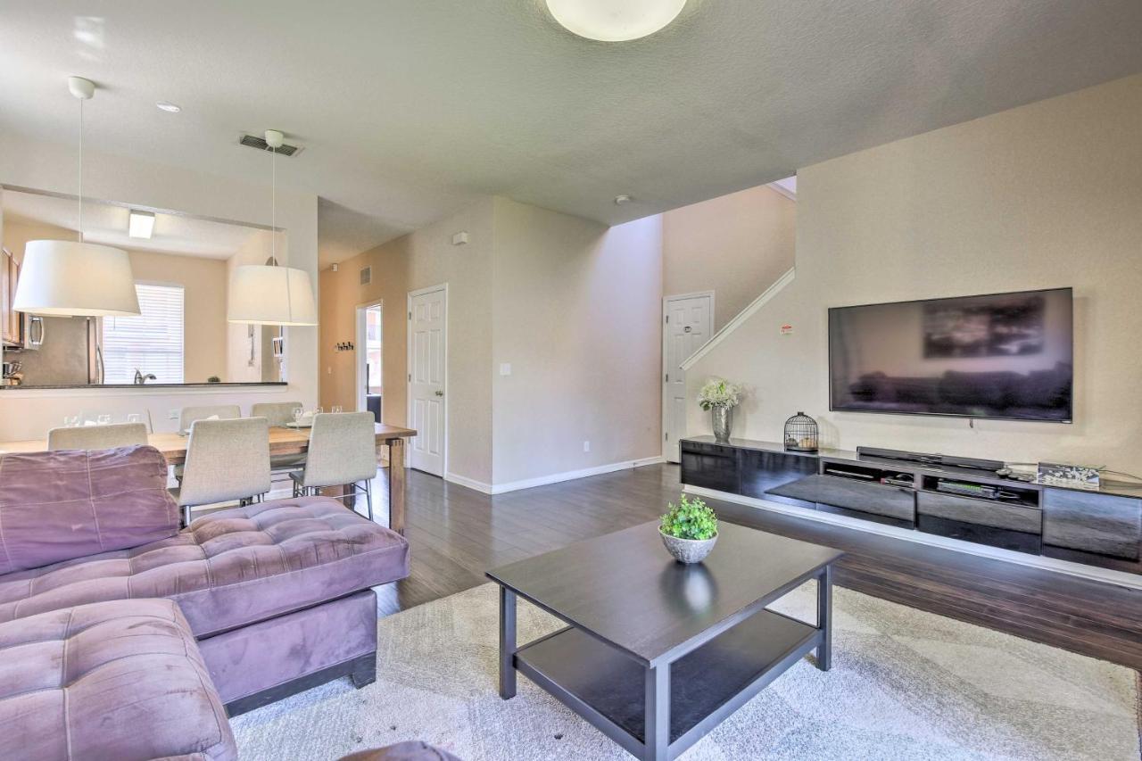 Vibrant Townhome With Patio, 3 Mi To Disney! Holiday home