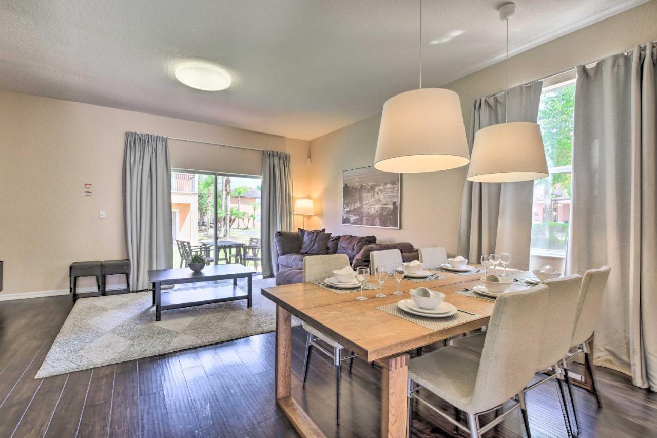 Holiday home Vibrant Townhome With Patio, 3 Mi To Disney! *
