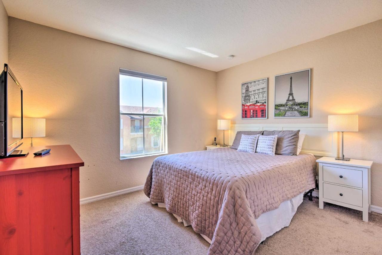 Vibrant Townhome With Patio, 3 Mi To Disney! Holiday home