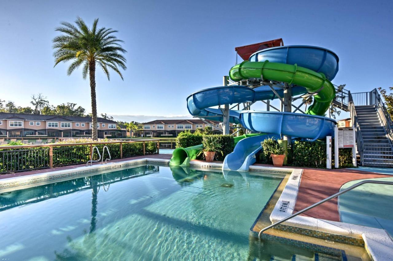 Holiday home Vibrant Townhome With Patio, 3 Mi To Disney!