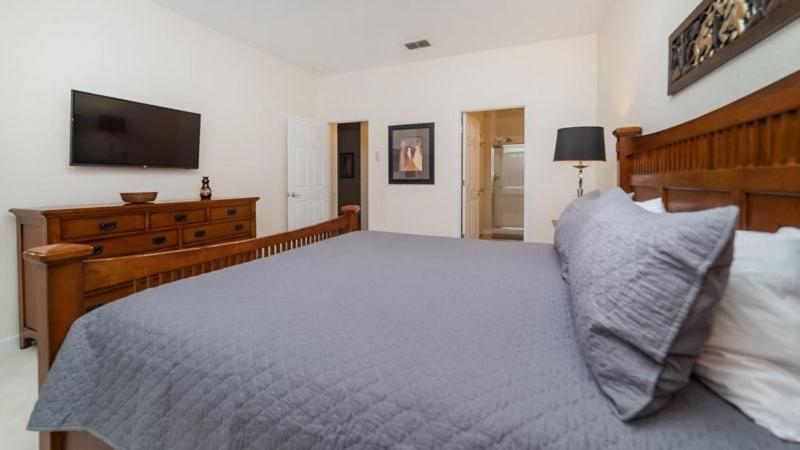 5 Bedroom 5 Bath Pool In Windsor Hills Near Holiday home