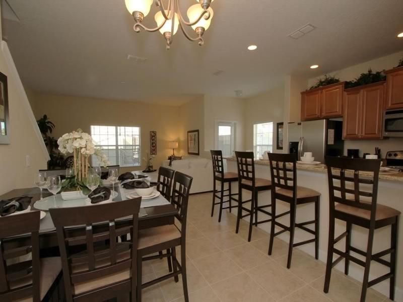 Lovely 5 Bed 4 Bath Paradise Palms Townhome Sleeps 10 In Style Orlando