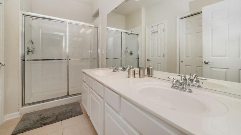 5 Bedroom 5 Bath Pool In Windsor Hills Near Holiday home Orlando