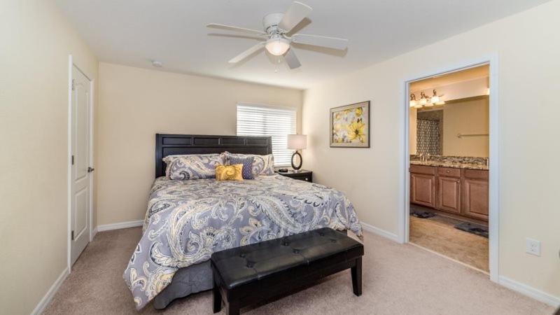 Gorgeous 5 Bed 4 Bath Townhome With Splash Pool In Paradise Palms