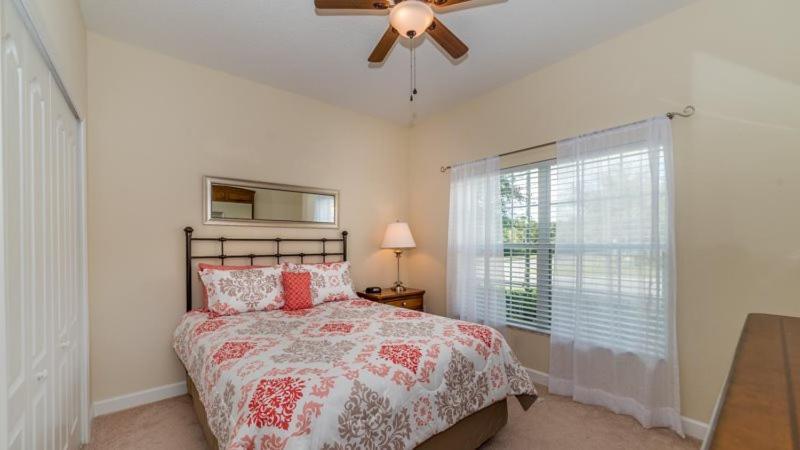 Gorgeous 5 Bed 4 Bath Townhome With Splash Pool In Paradise Palms Holiday home Orlando