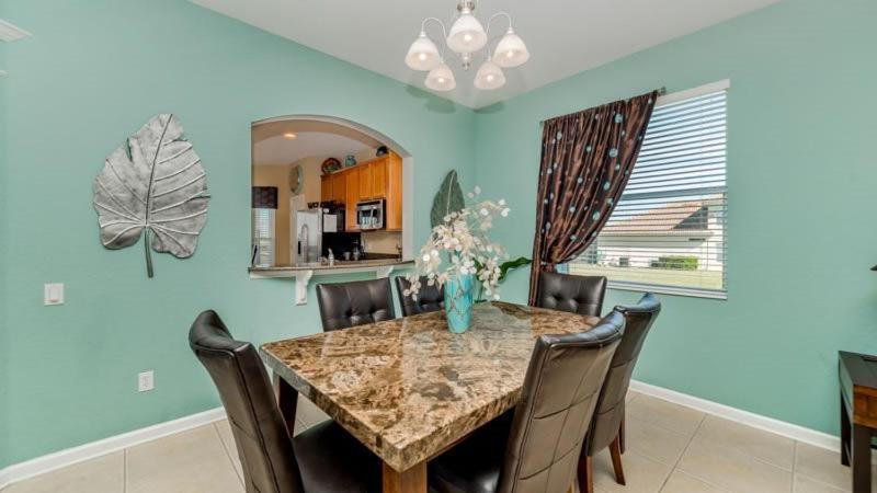 Modern 6 Bedroom 4 Bath Pool Home In Windsor Hills Resort Holiday home