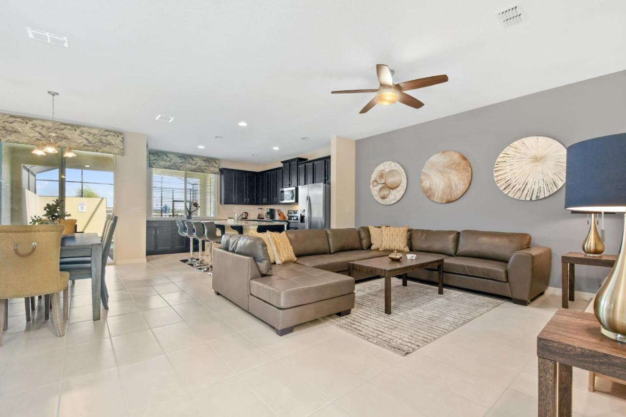 Solara Brand New 4 Bed Townhome Holiday home Orlando