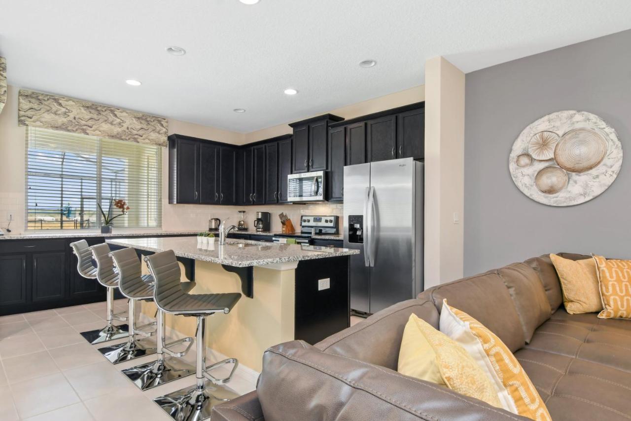 Solara Brand New 4 Bed Townhome *