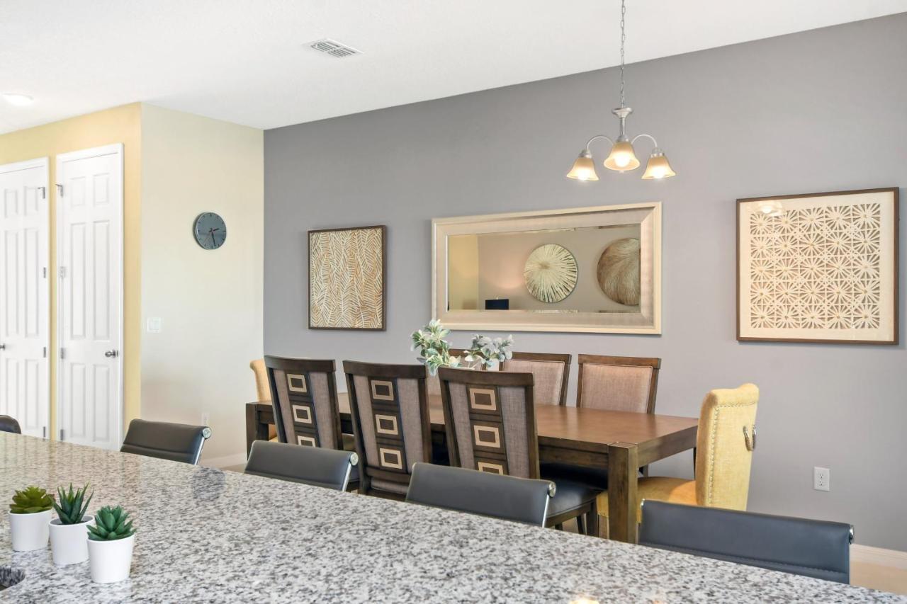 Solara Brand New 4 Bed Townhome