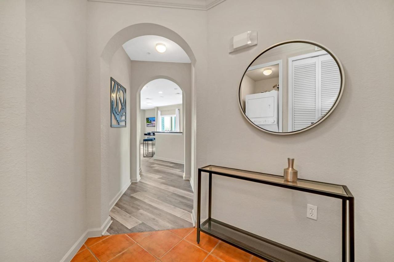 Bright & Spacious 2br With Pool & Hot Tub, Near Disney! Apartment *