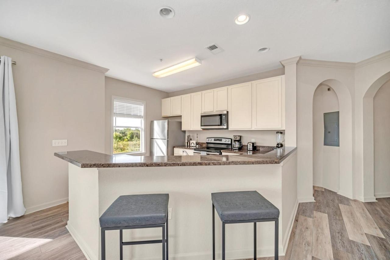 Bright & Spacious 2br With Pool & Hot Tub, Near Disney! Orlando