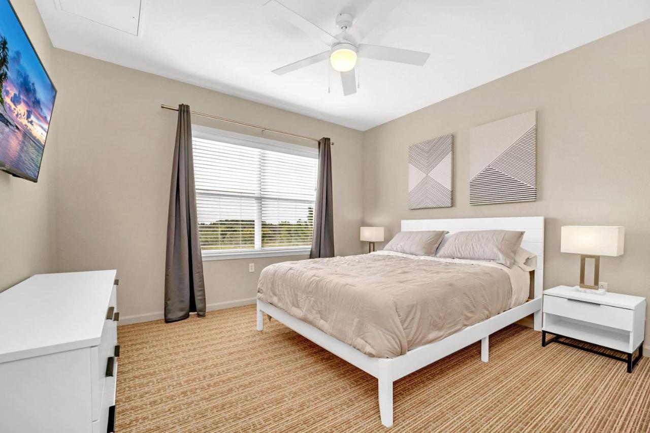 Apartment Bright & Spacious 2br With Pool & Hot Tub, Near Disney!