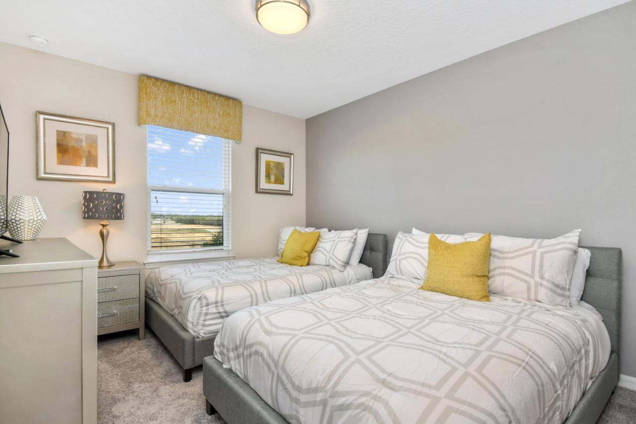 Solara Brand New 4 Bed Townhome Orlando