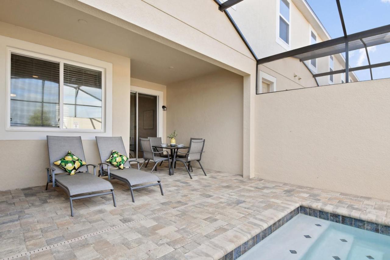 Holiday home Solara Brand New 4 Bed Townhome *