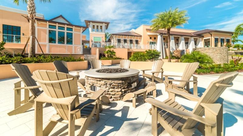 Solara Brand New 4 Bed Townhome Holiday home