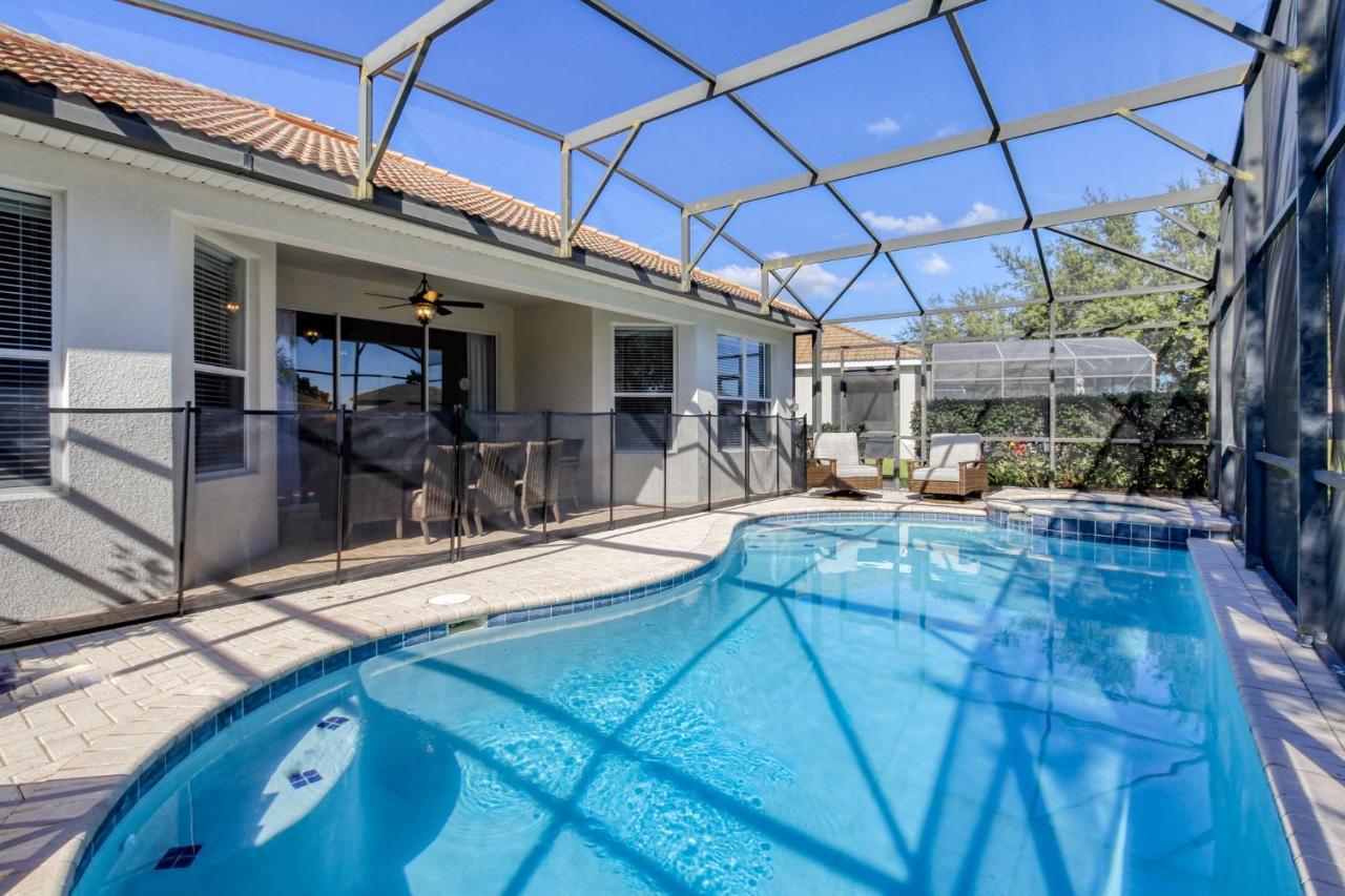 Daze - 5 Bed Windsor Hills Pool Holiday home *
