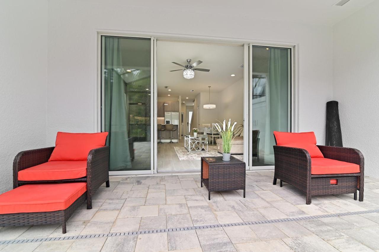 New Modern & Spacious Townhouse Near - 4br And 3fb Holiday home *