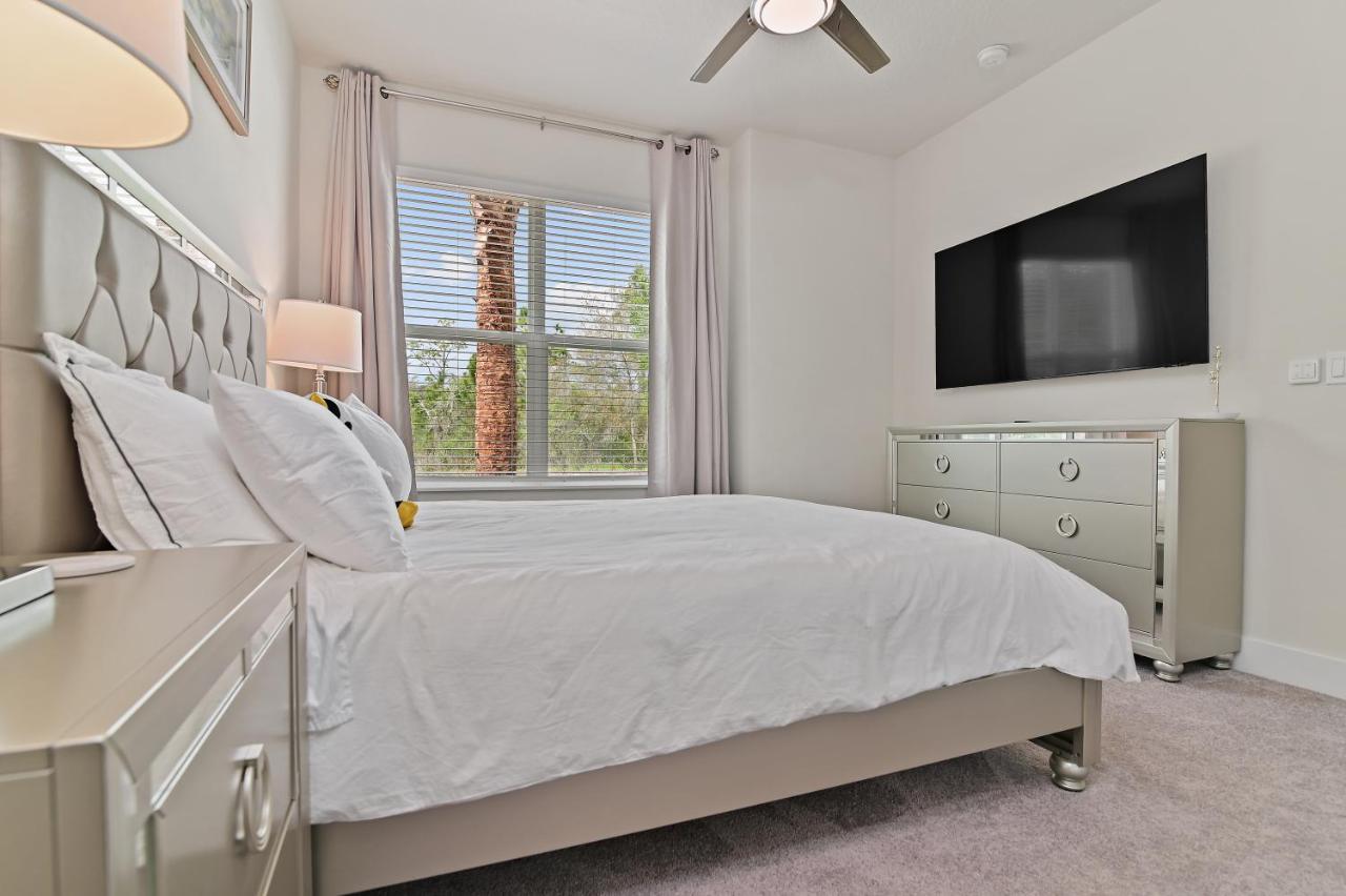 New Modern & Spacious Townhouse Near - 4br And 3fb