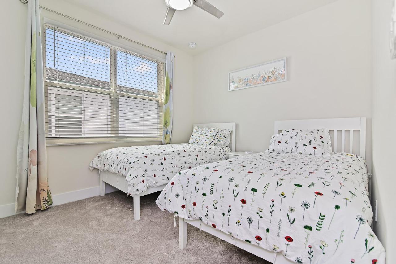 New Modern & Spacious Townhouse Near - 4br And 3fb Orlando