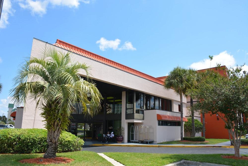 Grand Hotel Orlando At Universal Blvd - Shuttle To Theme Parks 3*