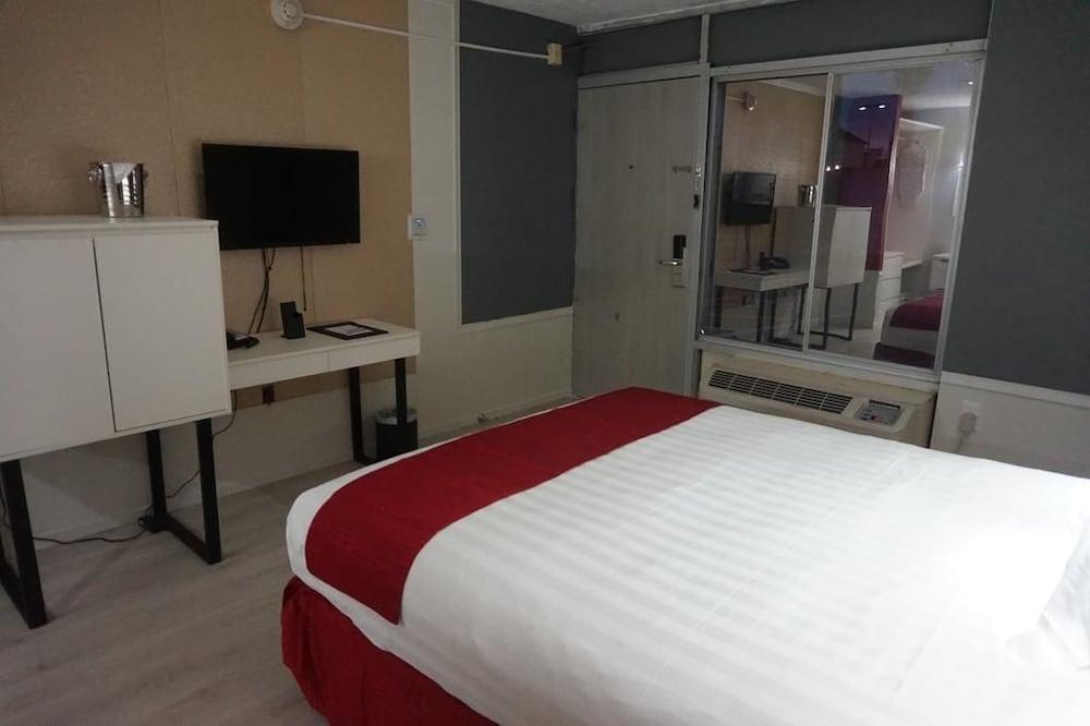 Travelodge By Wyndham Orlando At Heart Of International Drive Motel