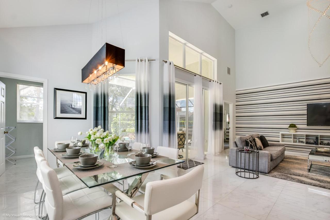 Luxurious Pool In Windsor Palms Holiday home