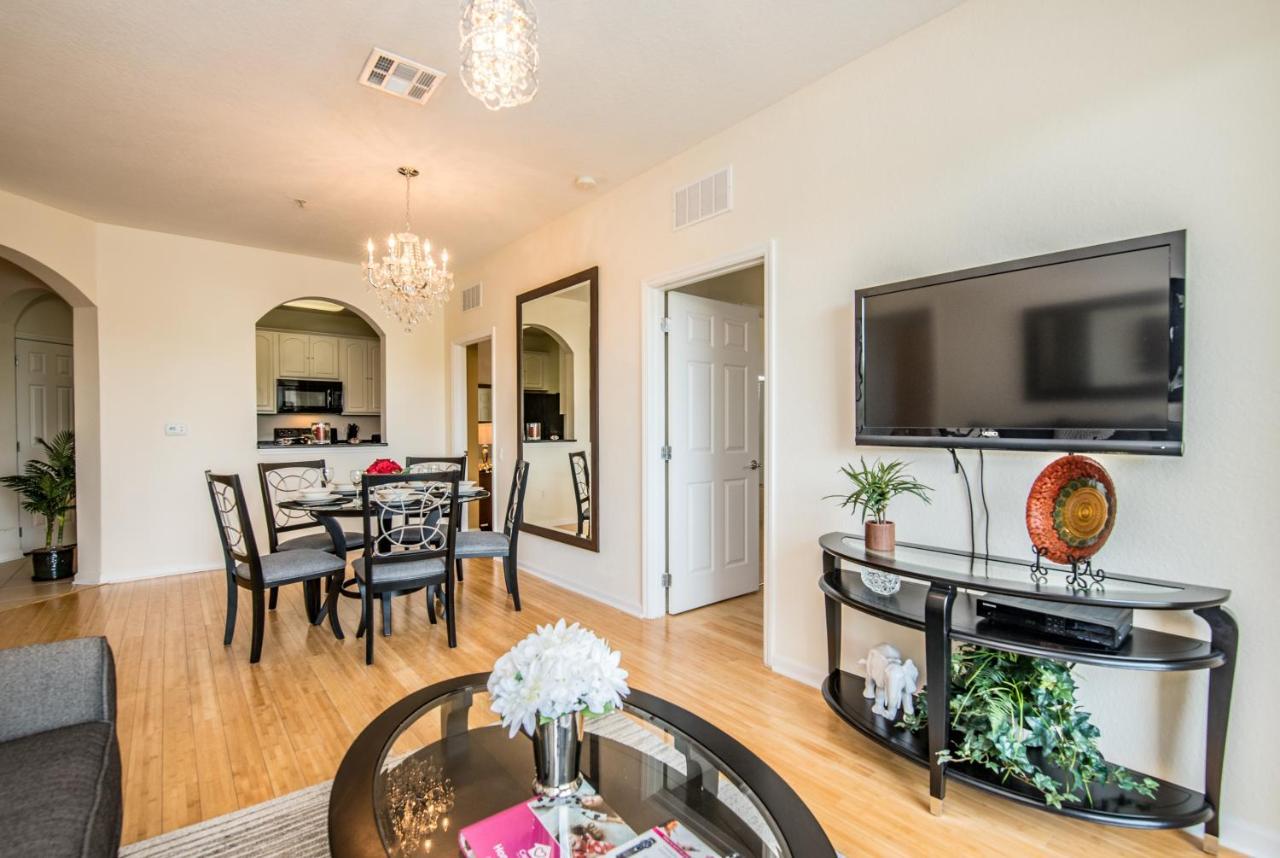 Luxurious W Modern Design, Near Apartment *