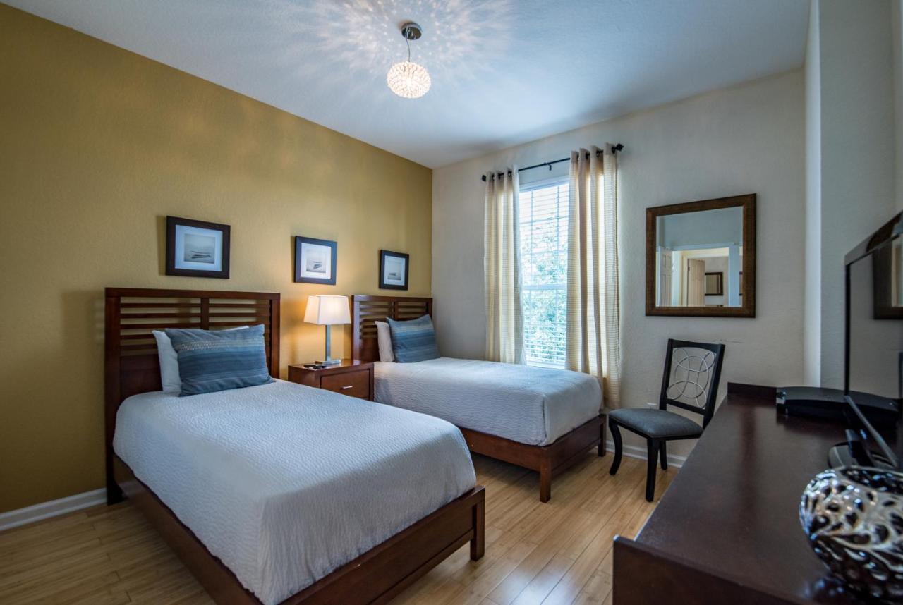 Luxurious W Modern Design, Near Apartment