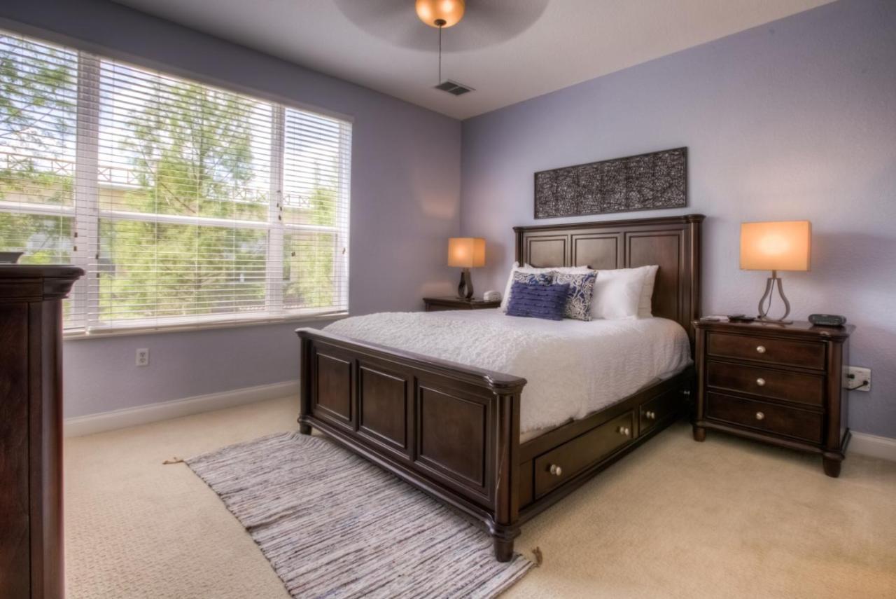 3-story Townhome W Live-in Luxury At Vista Cay