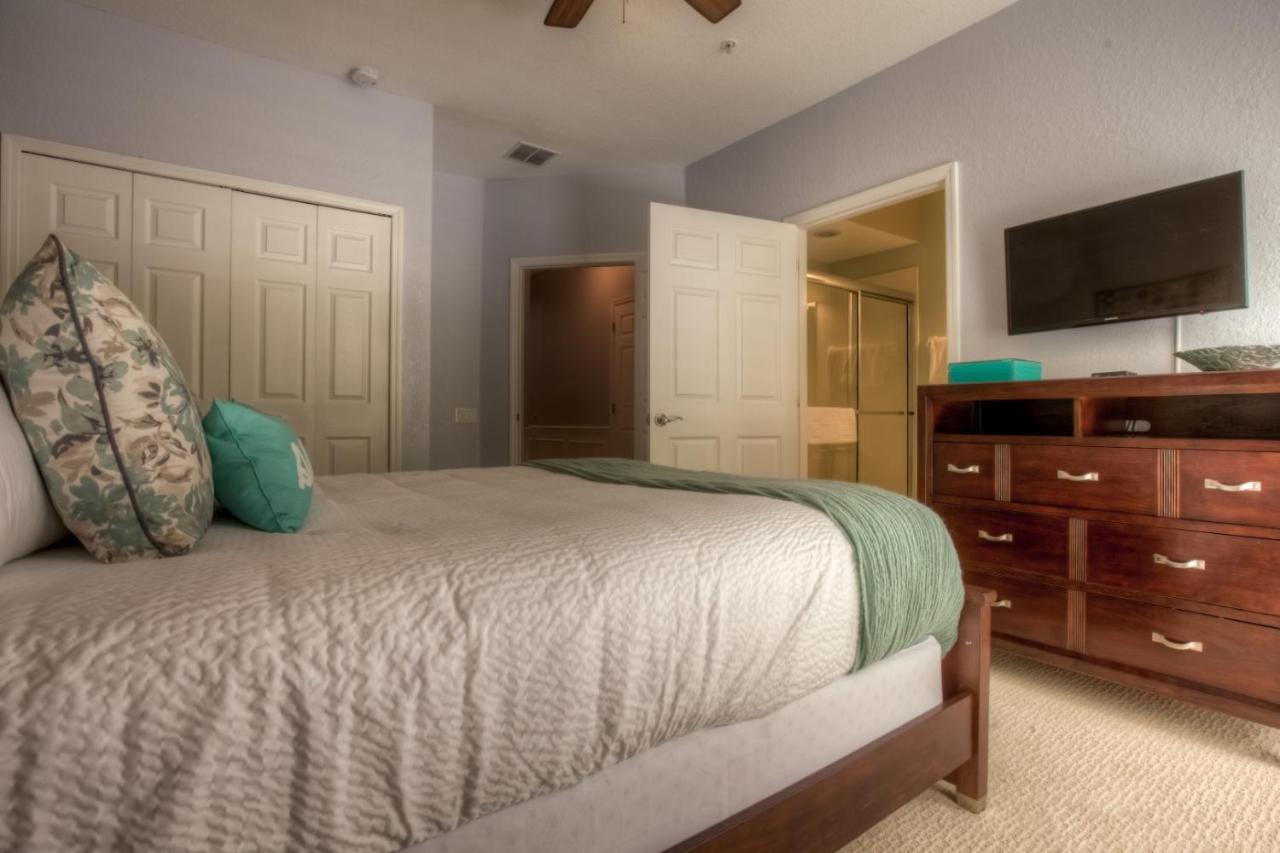 3-story Townhome W Live-in Luxury At Vista Cay Orlando