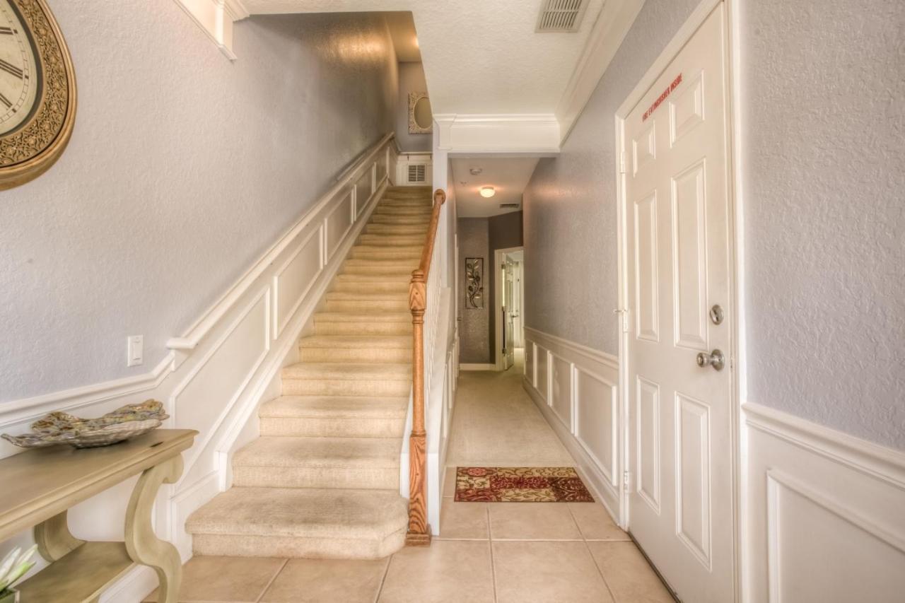 3-story Townhome W Live-in Luxury At Vista Cay Orlando