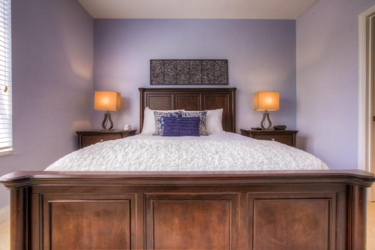 3-story Townhome W Live-in Luxury At Vista Cay