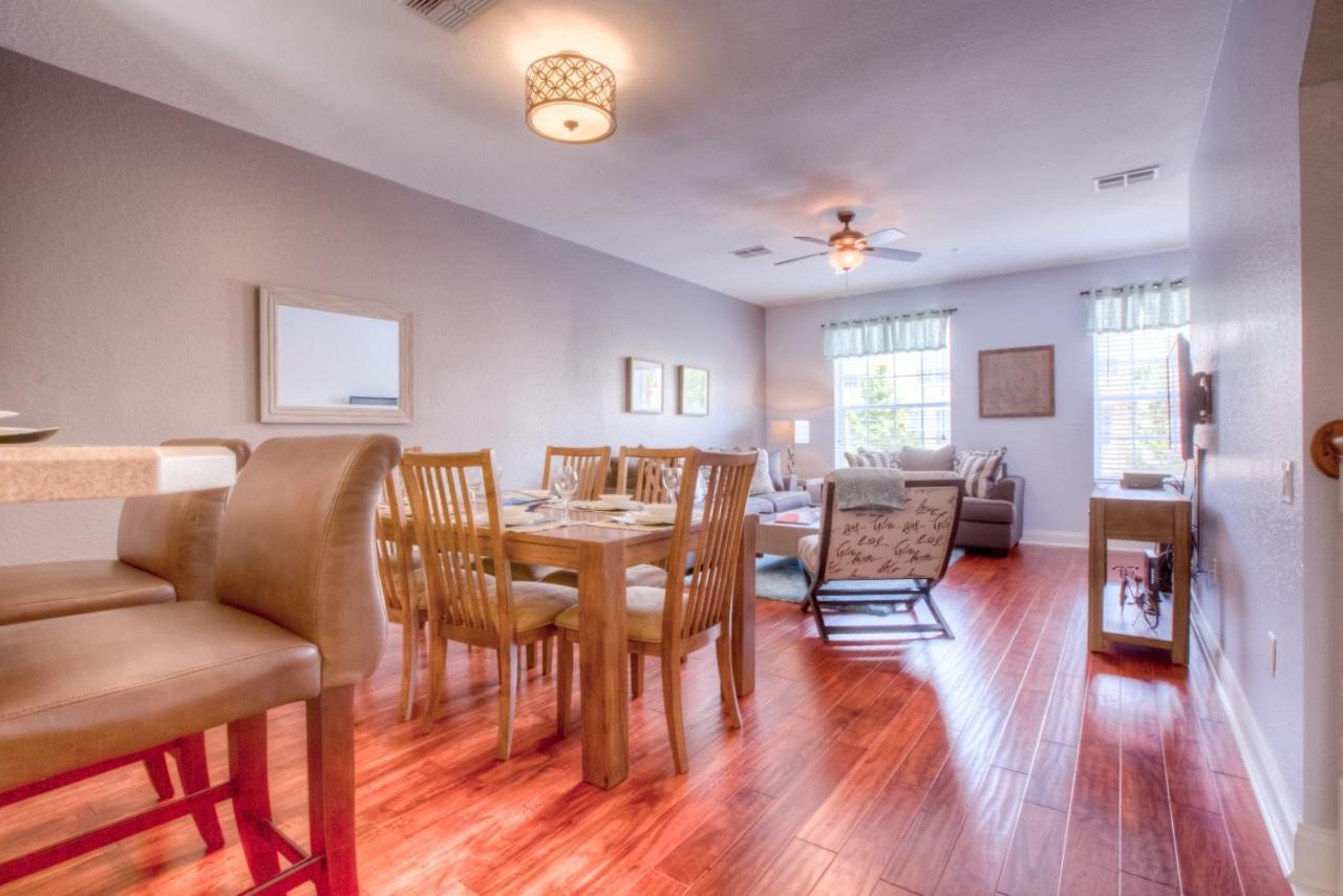 3-story Townhome W Live-in Luxury At Vista Cay Holiday home Orlando