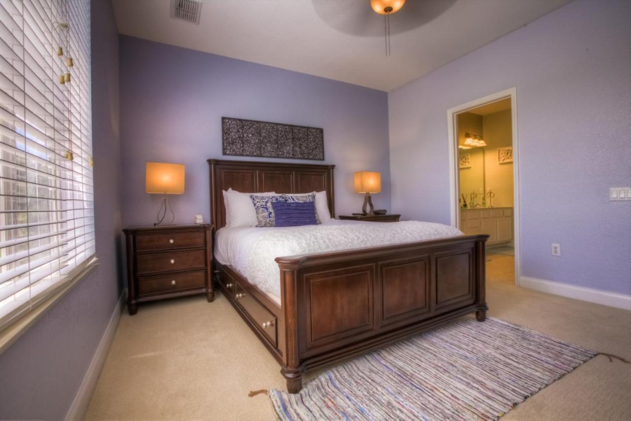 3-story Townhome W Live-in Luxury At Vista Cay * Orlando