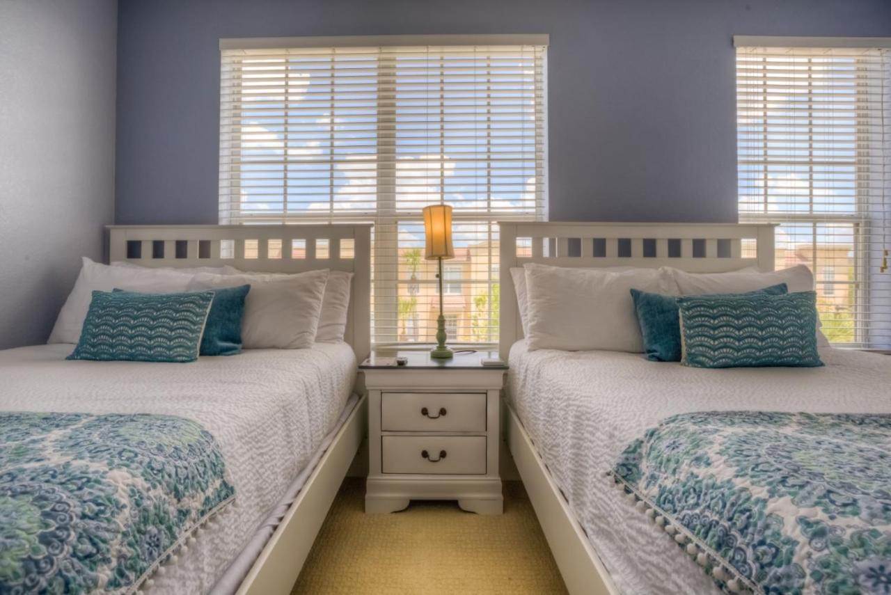 3-story Townhome W Live-in Luxury At Vista Cay Holiday home
