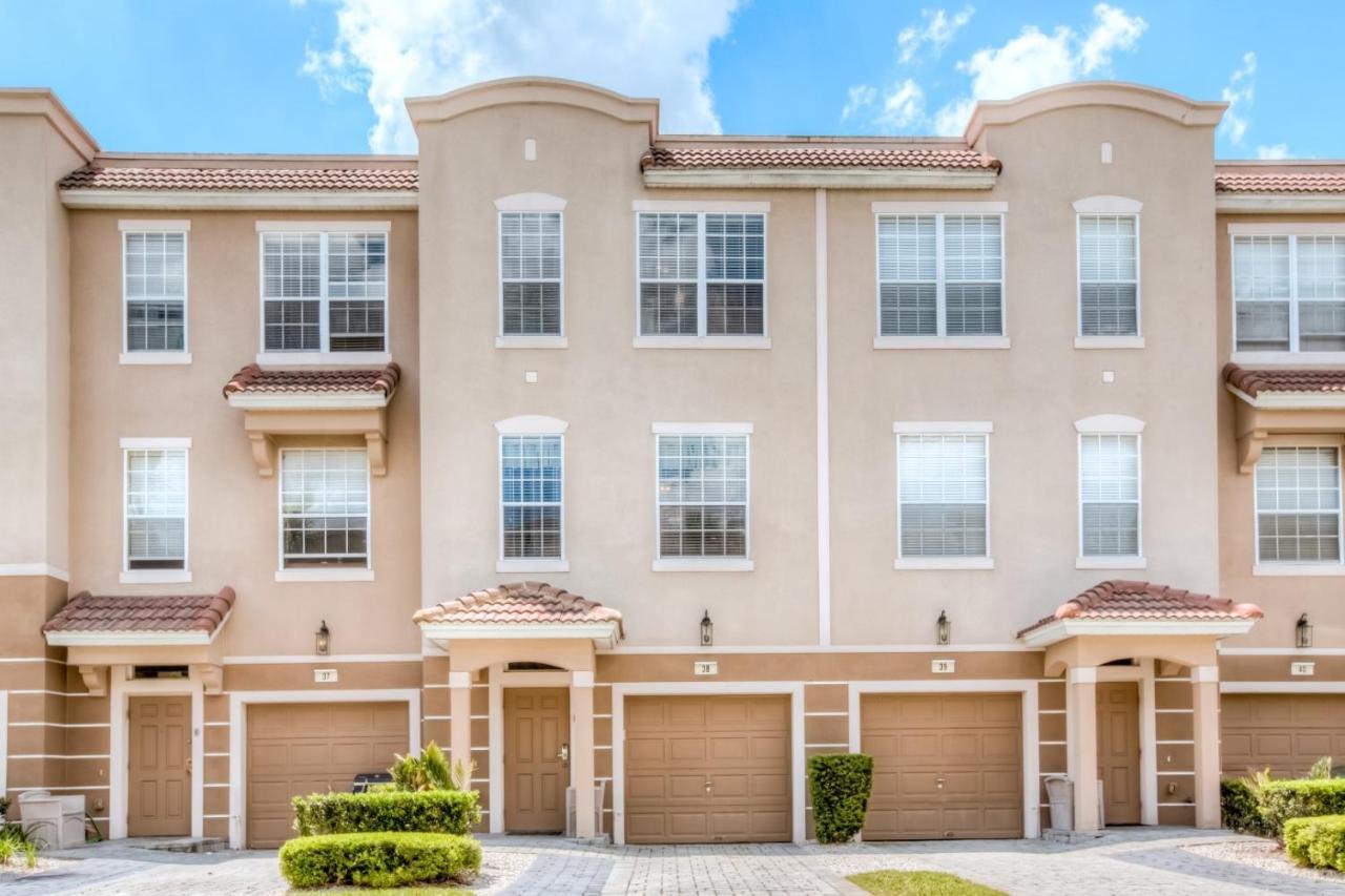 3-story Townhome W Live-in Luxury At Vista Cay Holiday home