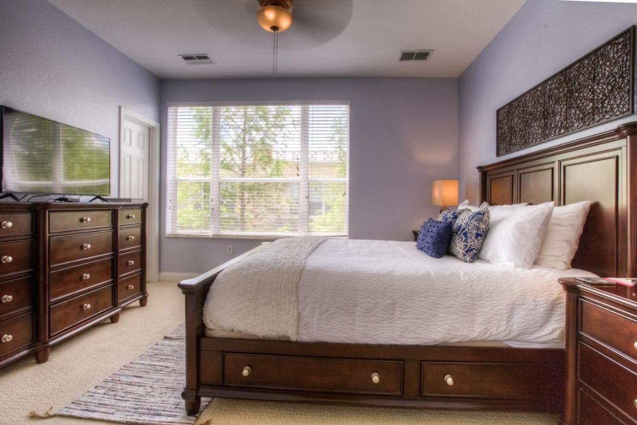 3-story Townhome W Live-in Luxury At Vista Cay