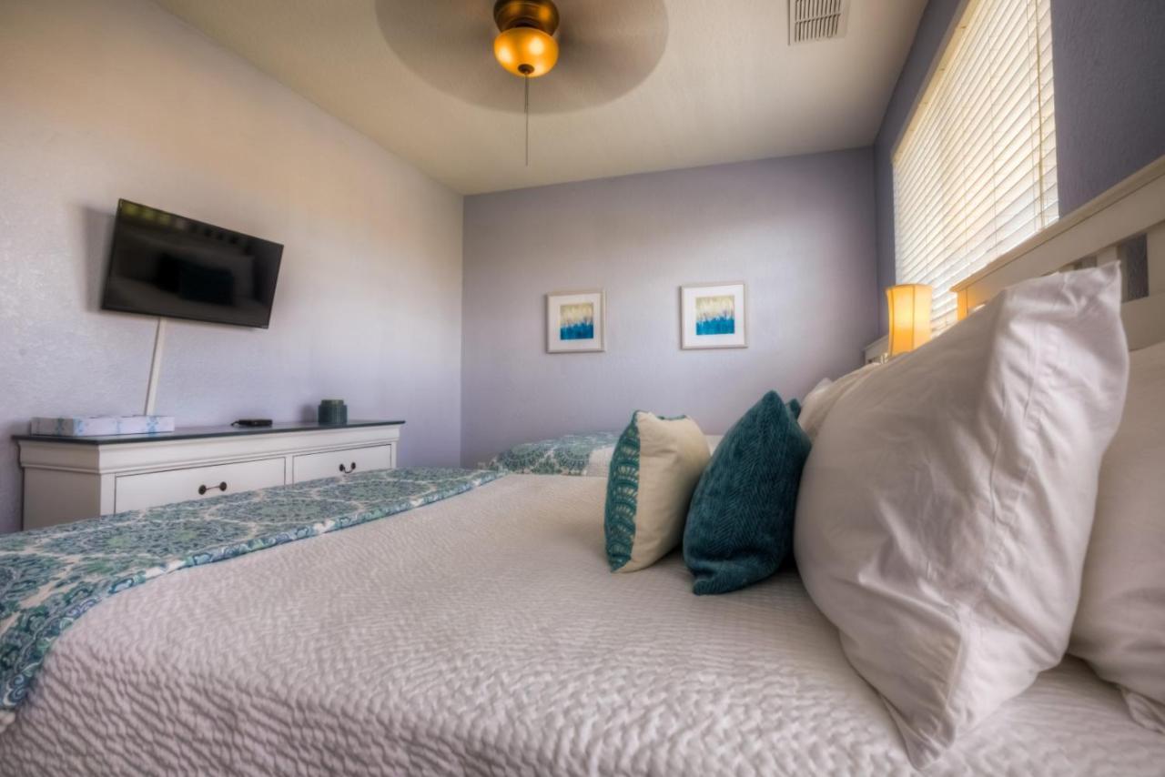 3-story Townhome W Live-in Luxury At Vista Cay