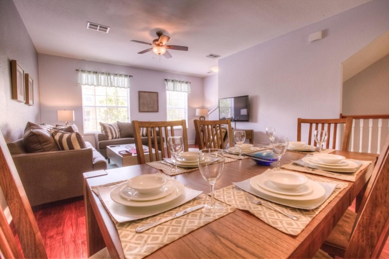 3-story Townhome W Live-in Luxury At Vista Cay Holiday home