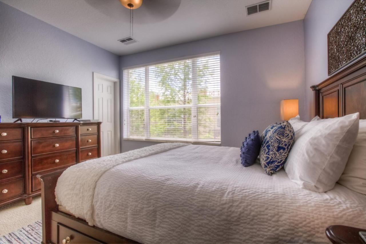 3-story Townhome W Live-in Luxury At Vista Cay Orlando