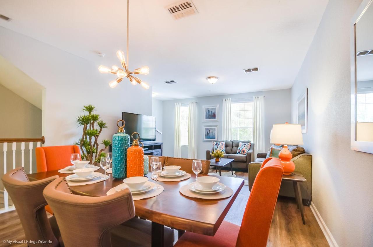 Holiday home Newly Updated Condo, Minutes To Disneyuniversal Orlando
