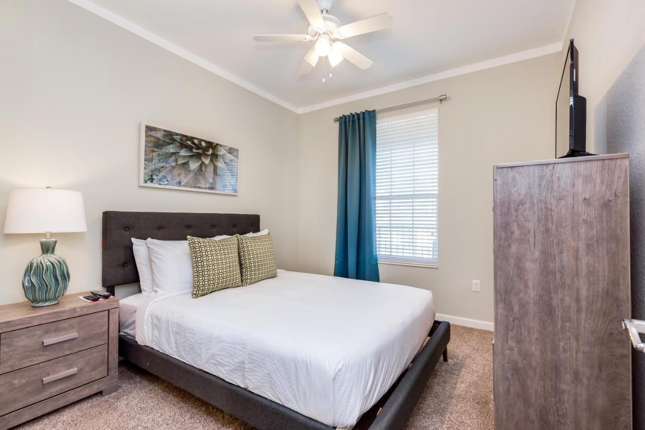 Beautiful Vista Cay Condo, Near I-drive *