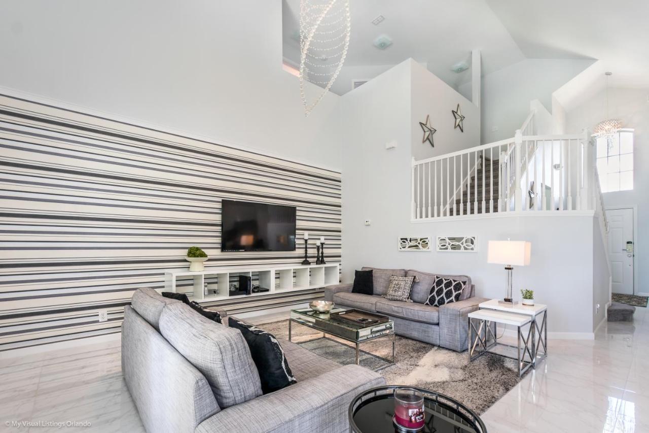 Luxurious Pool In Windsor Palms Holiday home