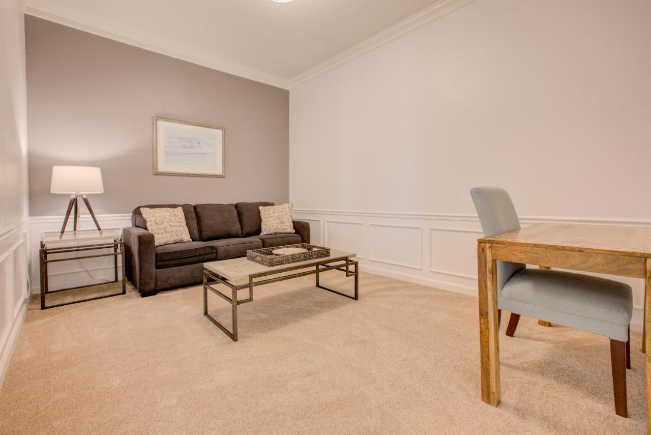 Vacation In This Stunning Condo- Near Attractions Apartment Orlando